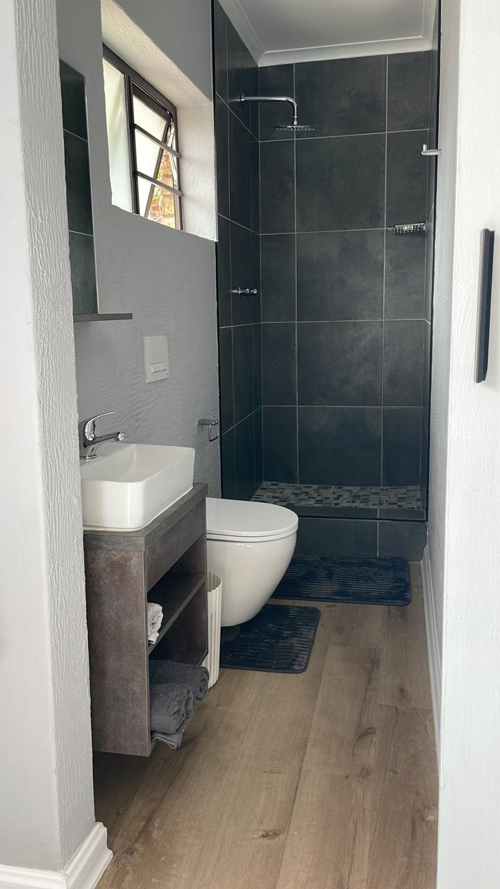 6 Bedroom Property for Sale in Gonubie Eastern Cape